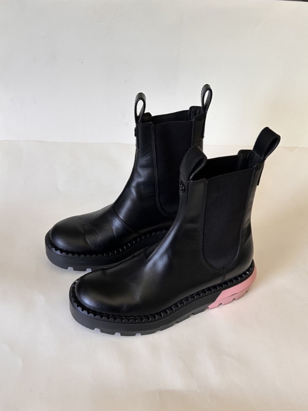 GUCCI Women's Black Leather Chelsea Ankle Boot Size 8.5 (US) 762020 AAMC3 - Picture 1 of 10